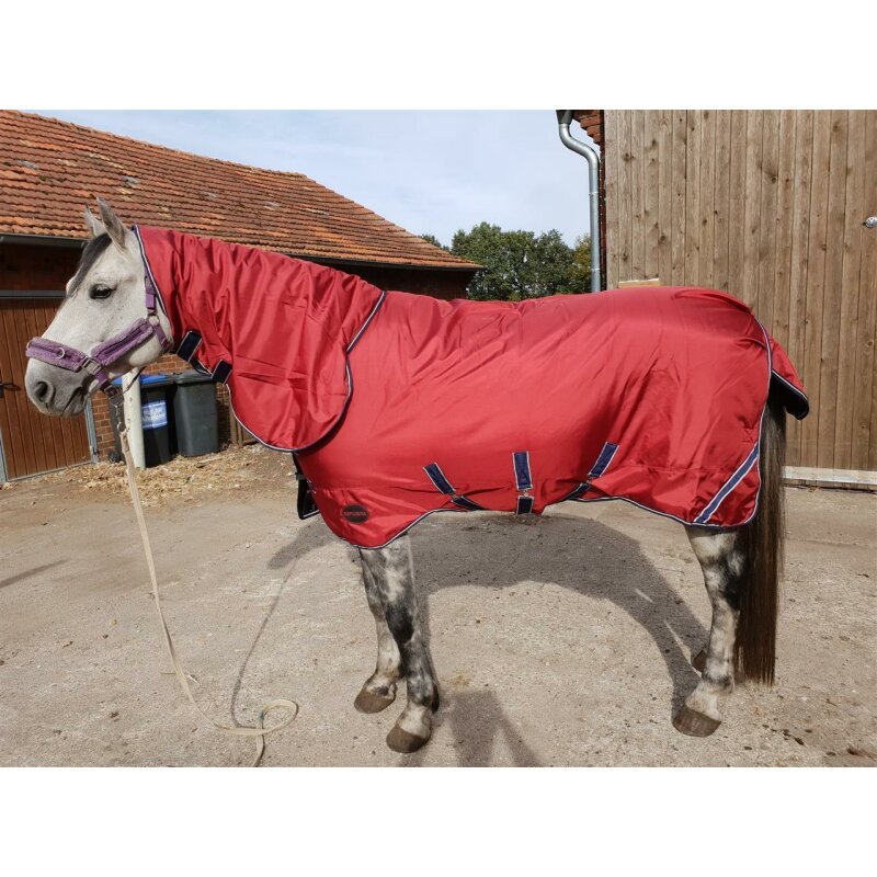 Pferdedecke Thermodecke Polar mit Halsteil, 300g Füllung, 135cm, 1680D, rot Pferdedecke Thermodecke Polar mit Halsteil, 300g Füllung, 135cm, 1680D, rot