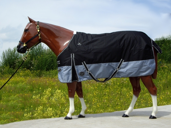 TOP SCORE Regen Winterdecke - 600D - 300gr. filling - schwarz Größe 80 Zoll 155 cm TOP SCORE Regen Winterdecke - 600D - 300gr. filling - schwarz Größe 80 Zoll 155 cm